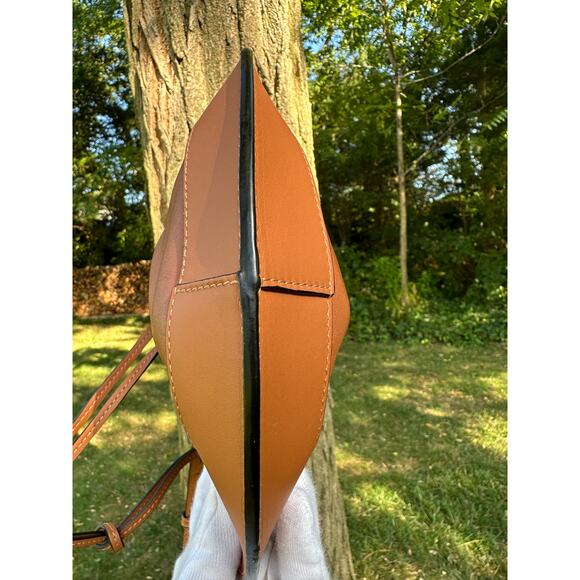 Loewe Brown Shoulder Bag - Picture 12 of 16